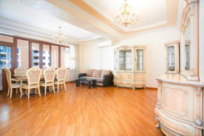 Large 2 Bedroom apt with a Balcony in Katsin building !